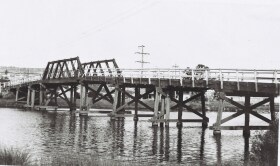 photo: watkins bridge
